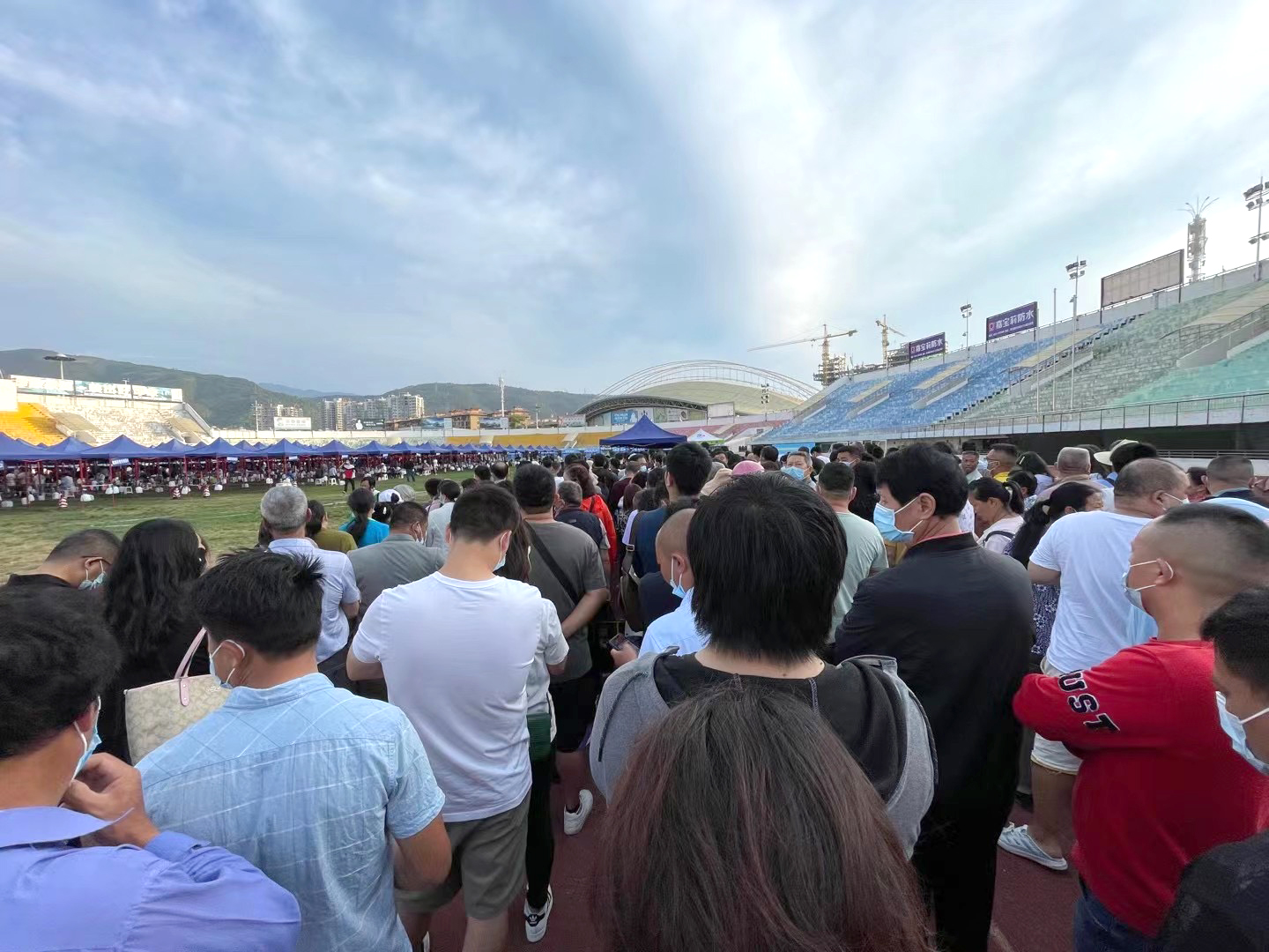 哇塞，這打疫苗的人氣鼎旺了~~